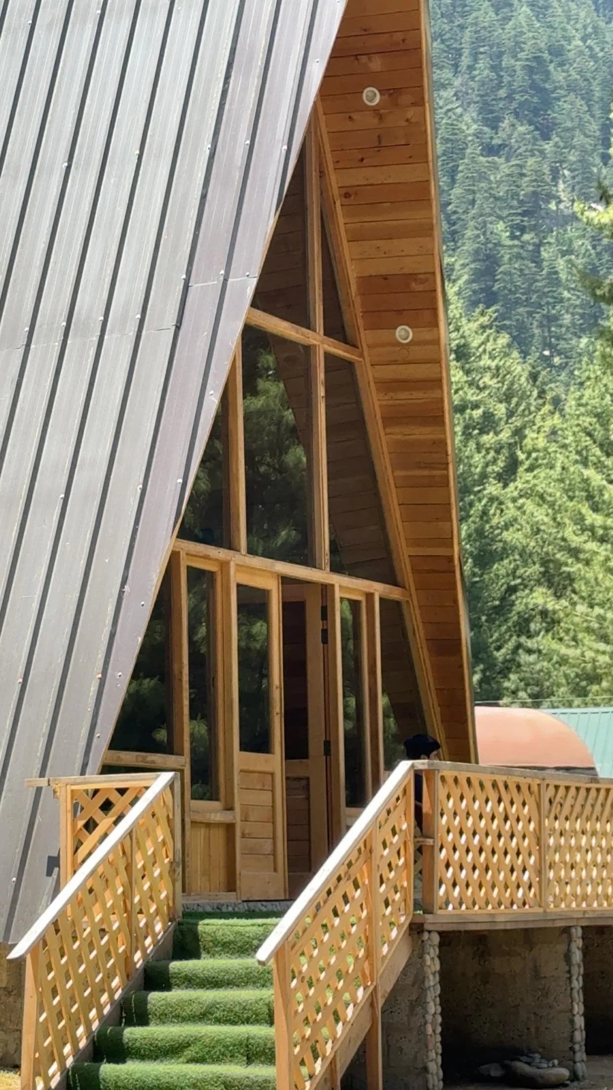 Exterior 2