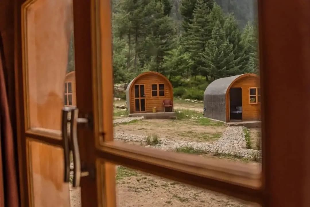 Exterior 1